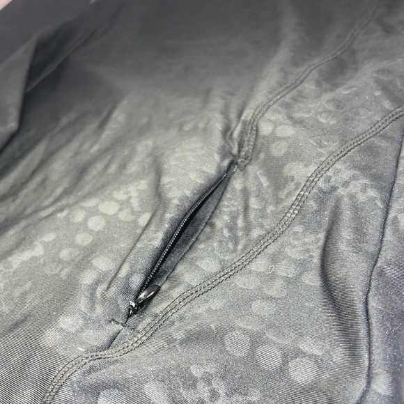 Spandex Polyester running jacket with thumb holes Size Small A - Picture 6 of 11